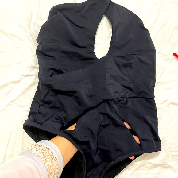 Moeva one pieces halter swimsuit - Picture 5 of 9